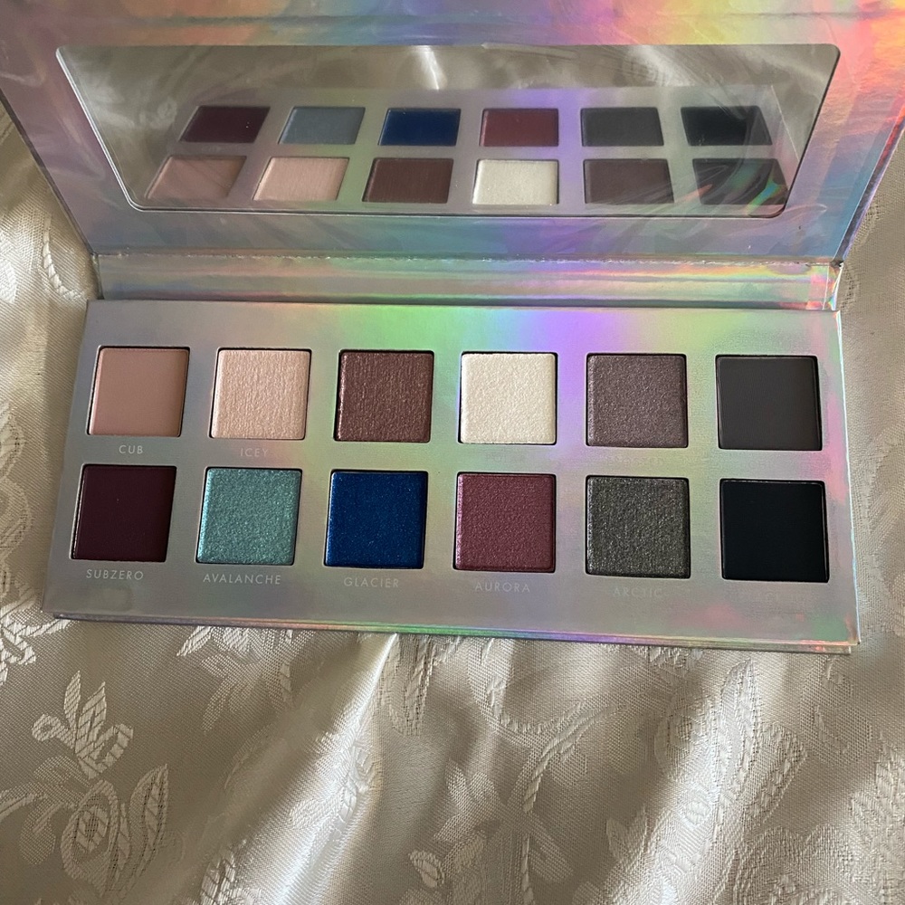 Eyeshadow palette